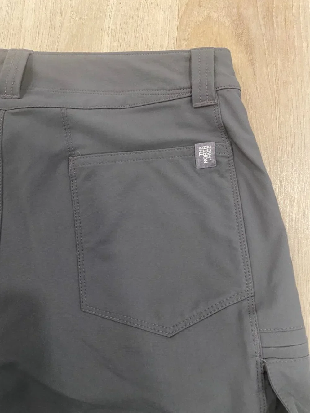 The North Face Men's Hiking Pants Gray Stretch Cargo Trail Pants Size 32x30